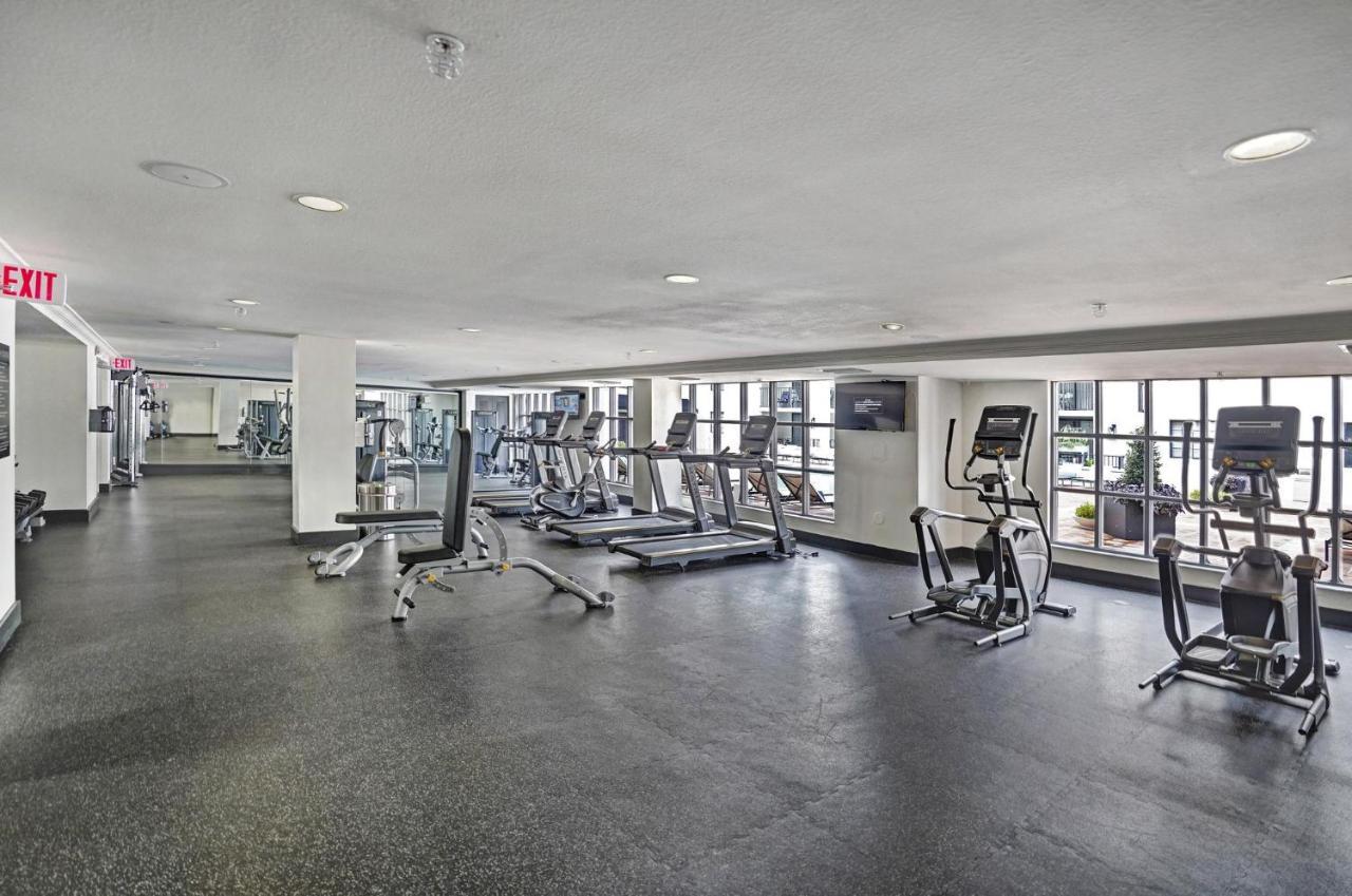 Dharma Home Suites Coral Gables At Gables Grand Plaza マイアミ エクステリア 写真