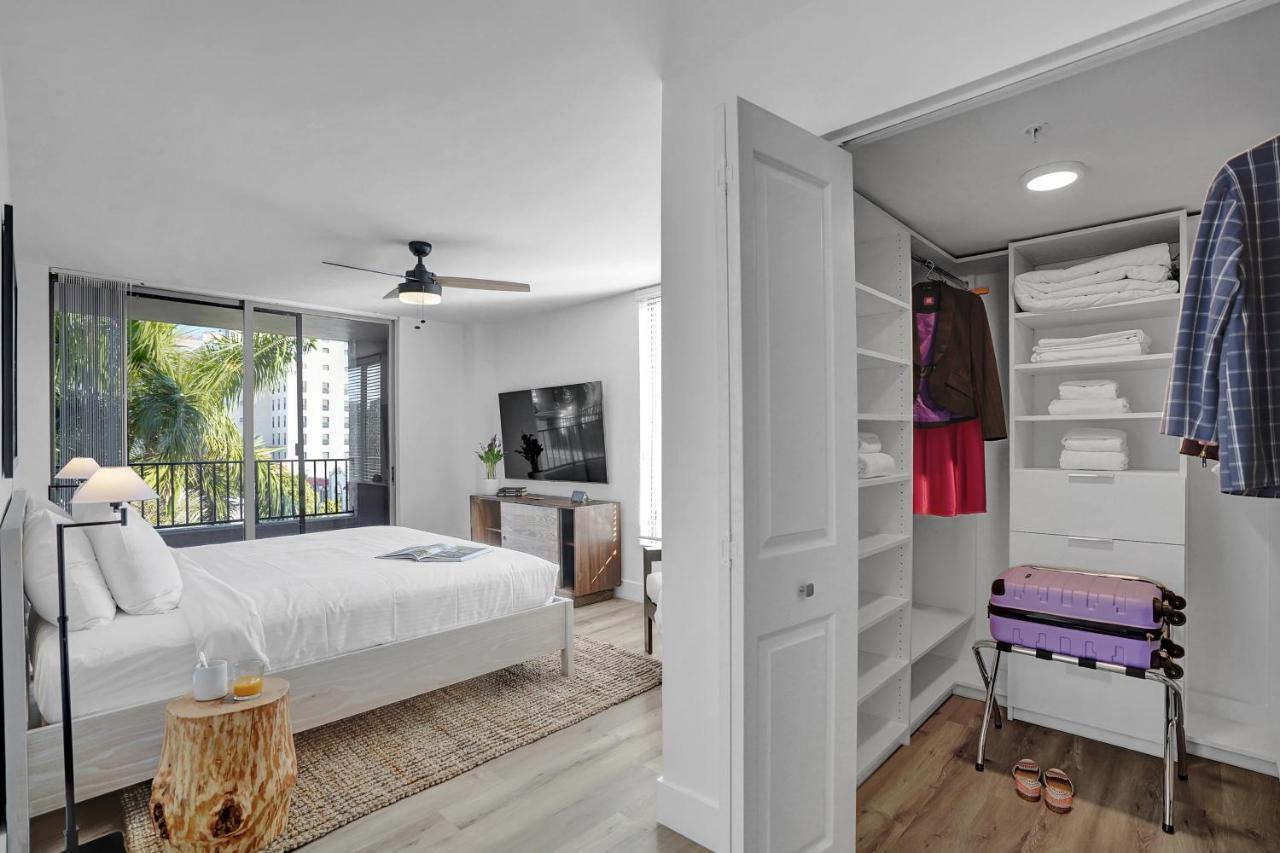 Dharma Home Suites Coral Gables At Gables Grand Plaza マイアミ エクステリア 写真