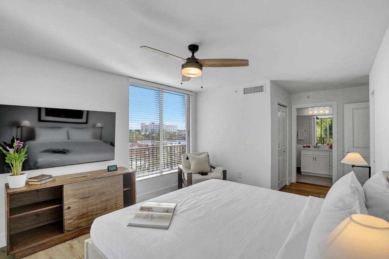 Dharma Home Suites Coral Gables At Gables Grand Plaza マイアミ エクステリア 写真
