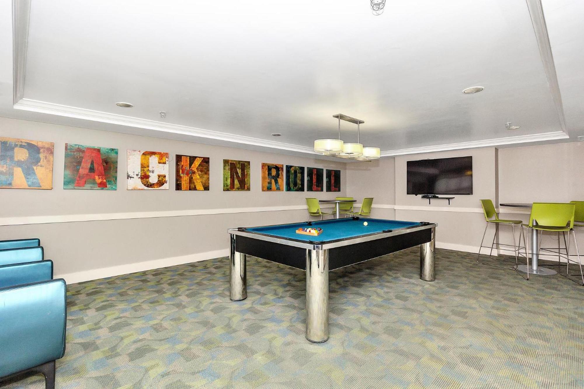 Dharma Home Suites Coral Gables At Gables Grand Plaza マイアミ 部屋 写真