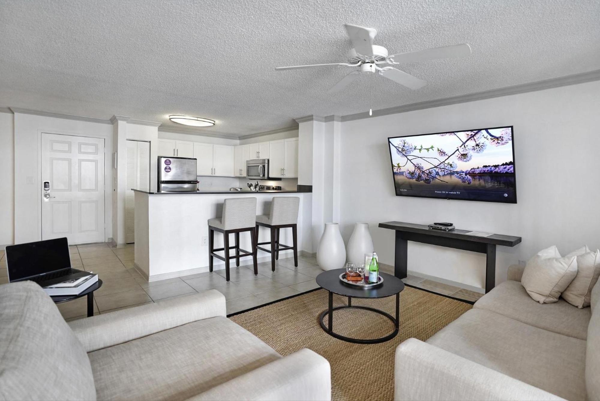 Dharma Home Suites Coral Gables At Gables Grand Plaza マイアミ 部屋 写真