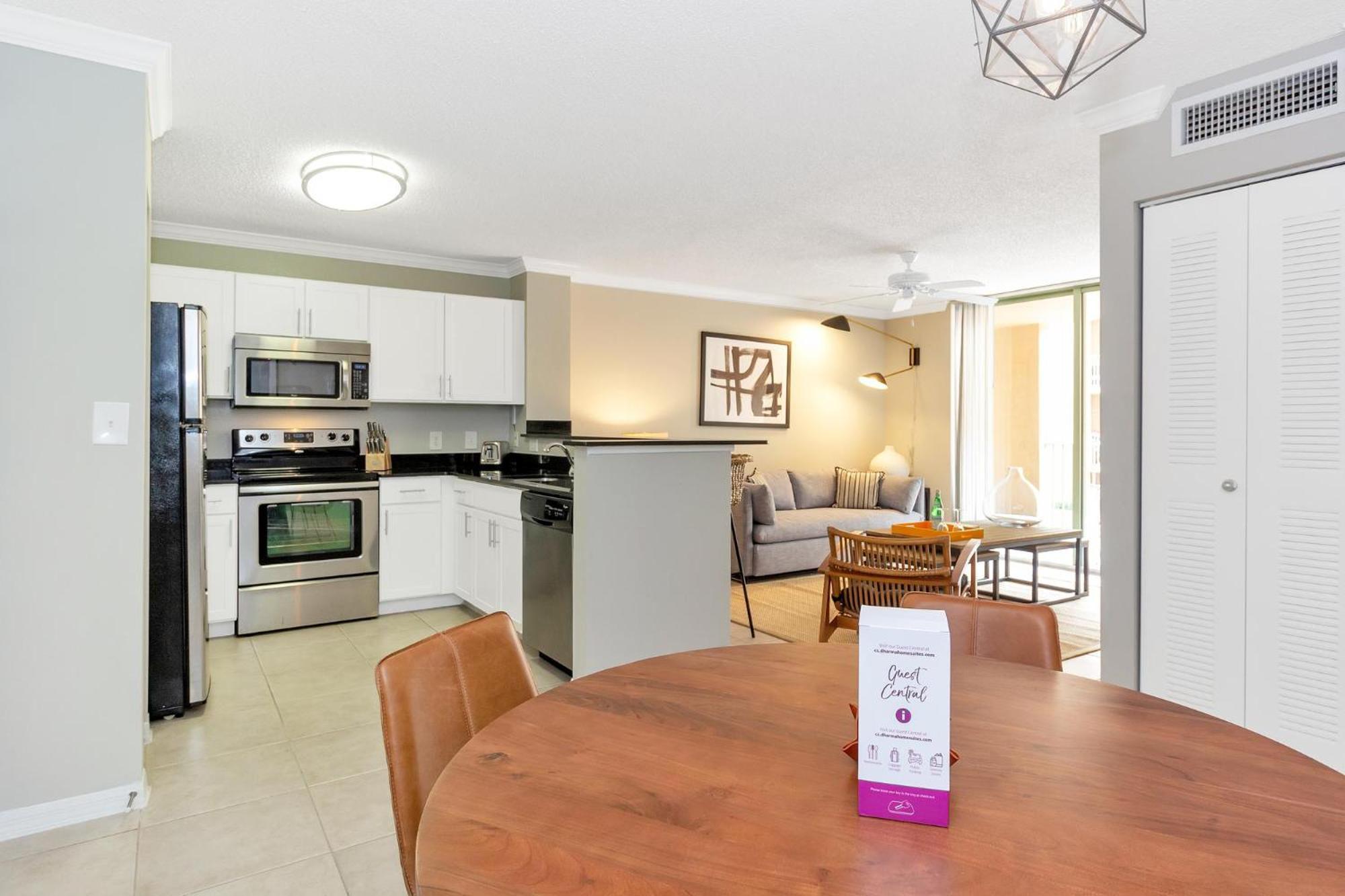 Dharma Home Suites Coral Gables At Gables Grand Plaza マイアミ 部屋 写真
