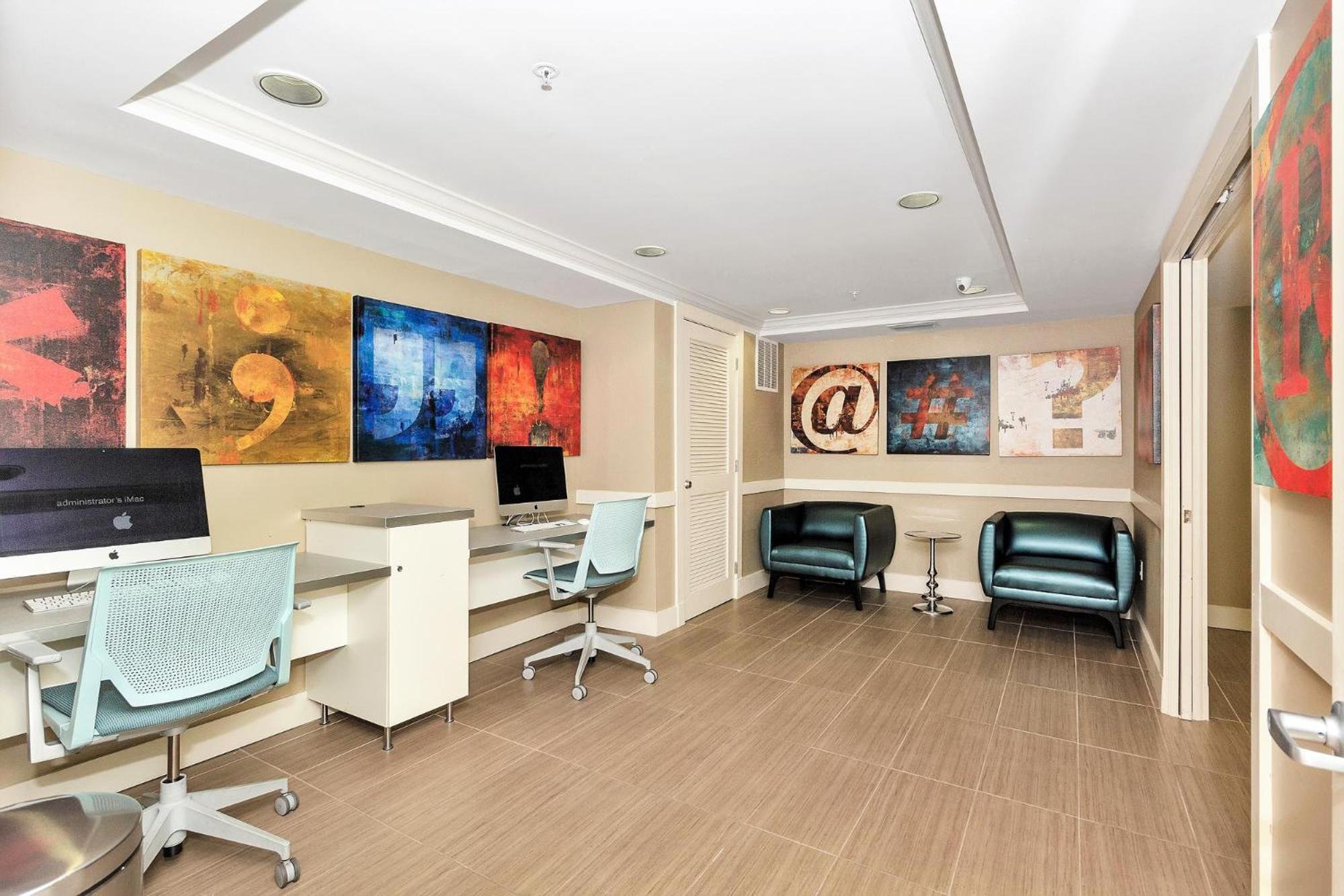 Dharma Home Suites Coral Gables At Gables Grand Plaza マイアミ 部屋 写真