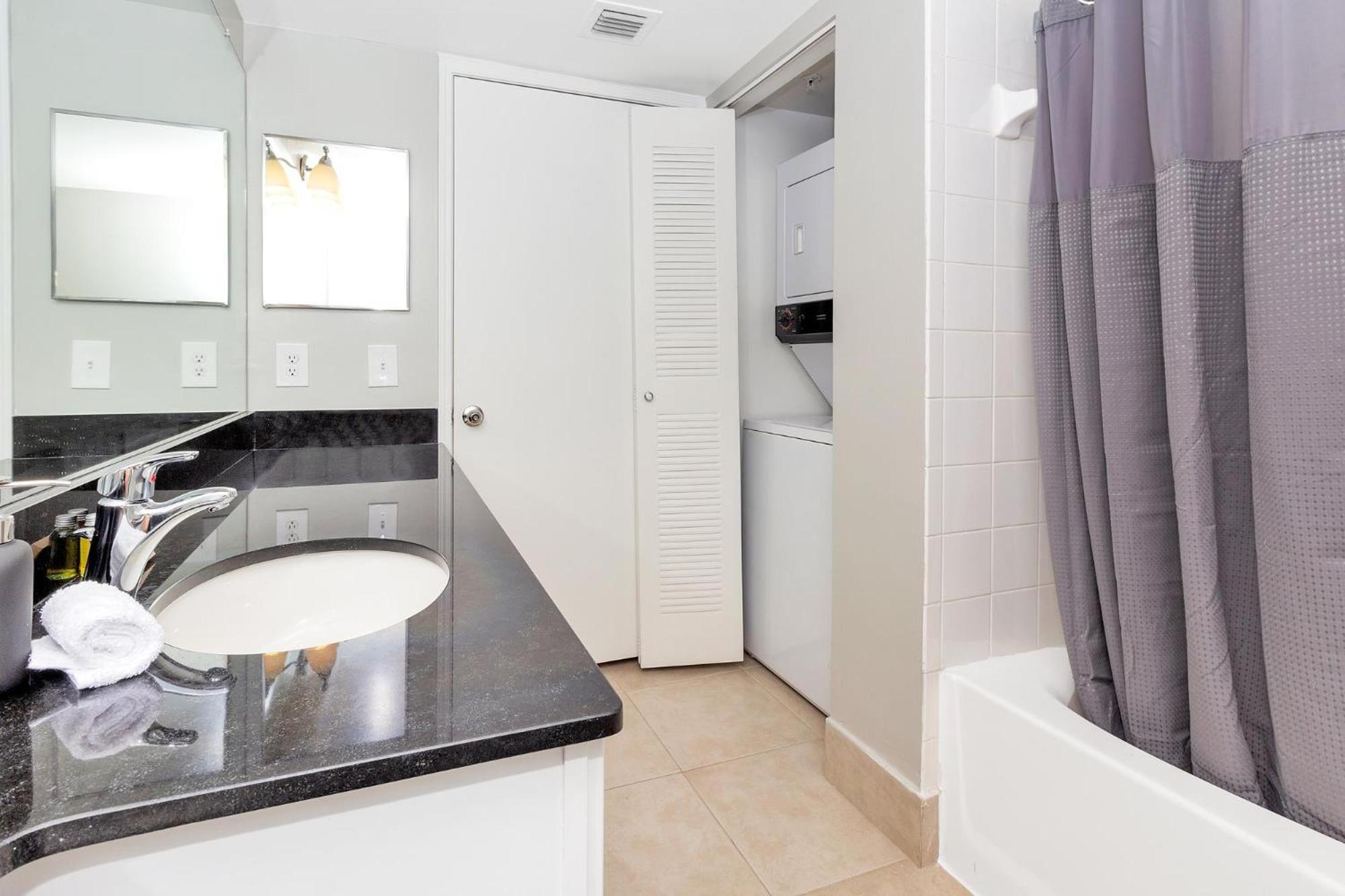 Dharma Home Suites Coral Gables At Gables Grand Plaza マイアミ 部屋 写真