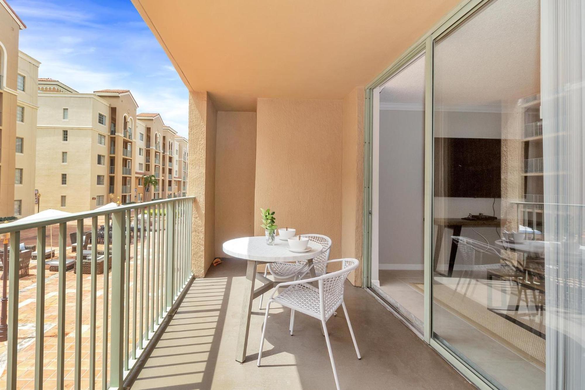 Dharma Home Suites Coral Gables At Gables Grand Plaza マイアミ 部屋 写真