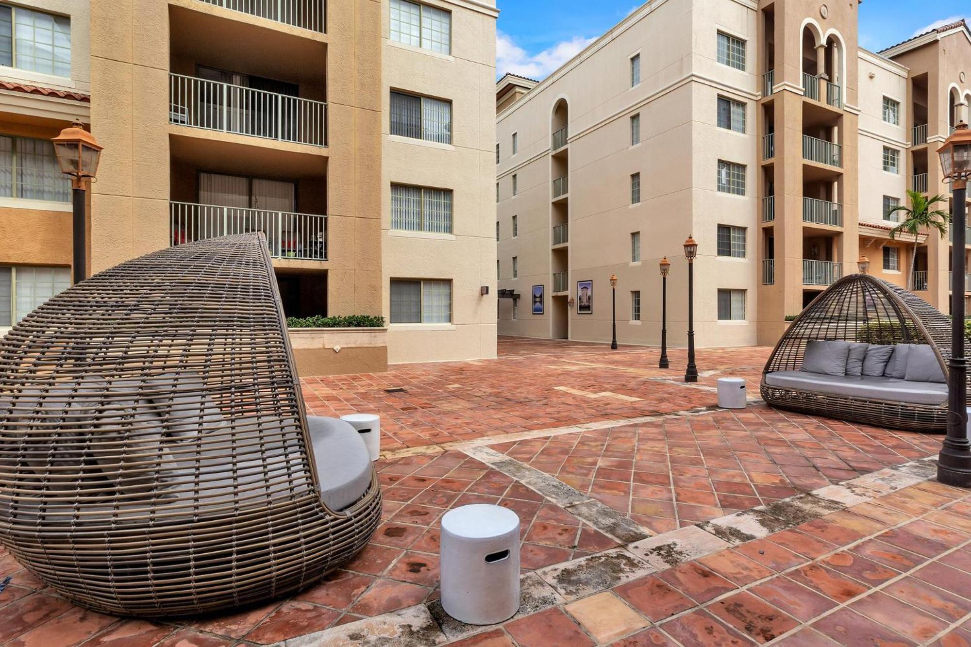 Dharma Home Suites Coral Gables At Gables Grand Plaza マイアミ 部屋 写真